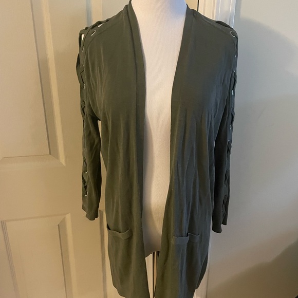 Beautiful Claudie Pierlot cut out sleeve cardigan - Picture 2 of 11